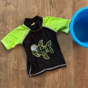 Electric fish rash guard